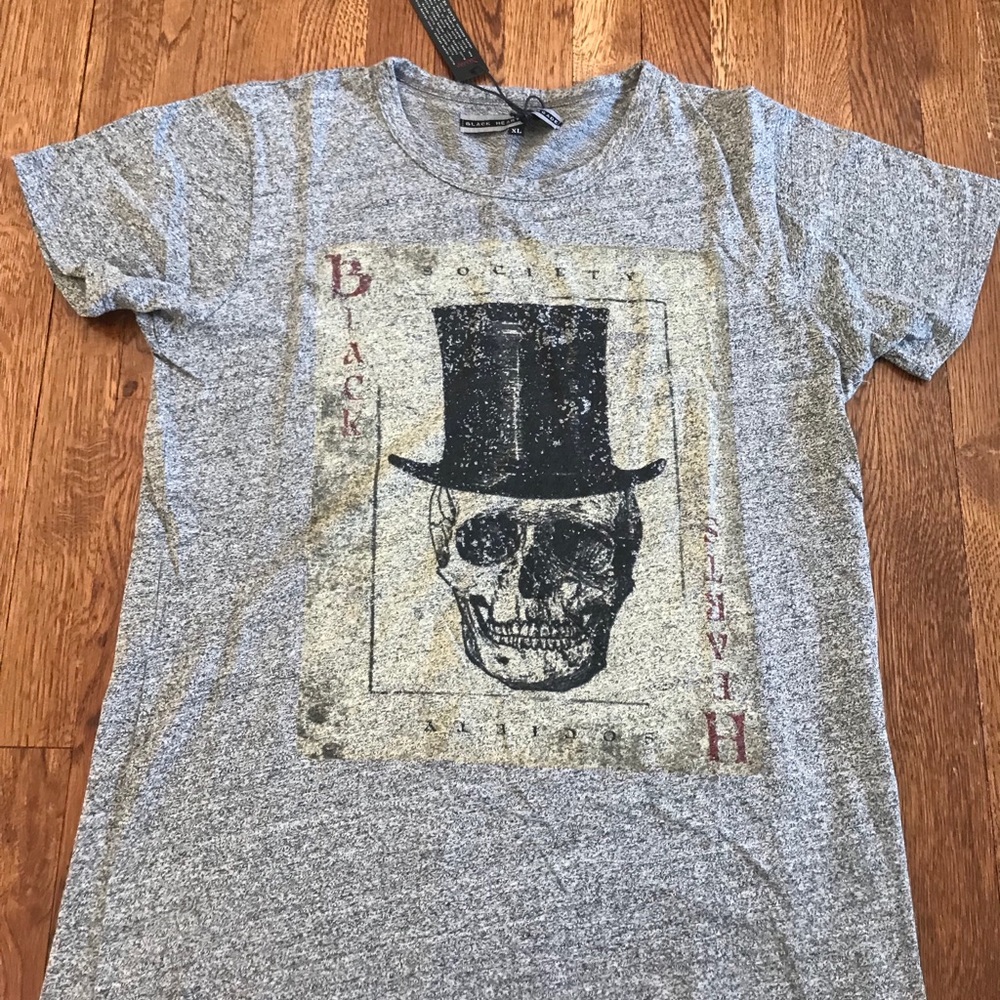 Skull T-shirt NWT XL